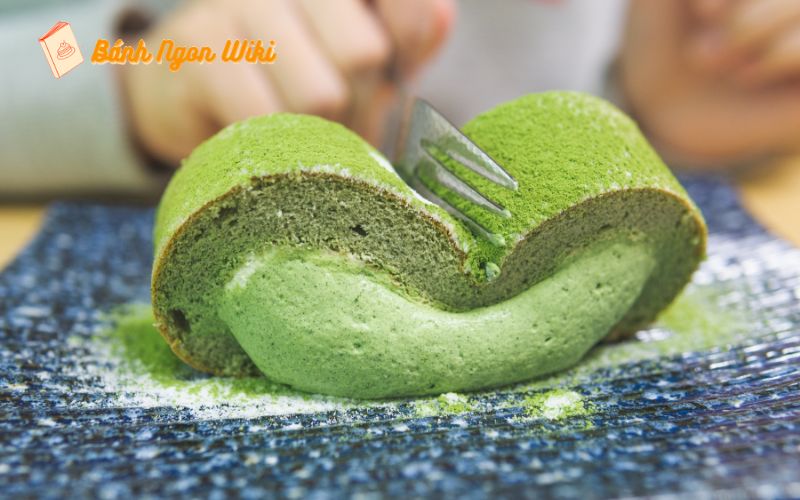 Bánh bông lan cuộn trà xanh sẽ ngon hơn khi bạn chọn matcha chất lượng cao