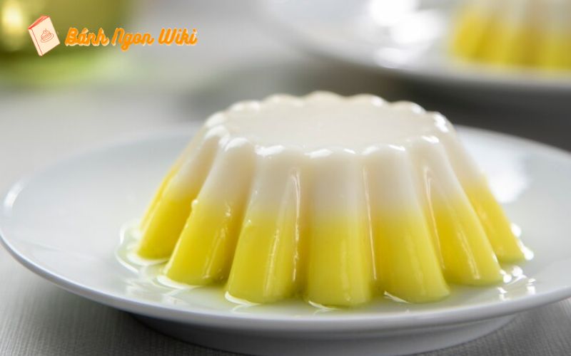 Panna cotta dứa được nhiều người yêu thích nhờ hương vị ngọt dịu