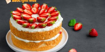 Hướng dẫn làm bánh bông lan dâu tây, ngọt ngào khó cưỡng