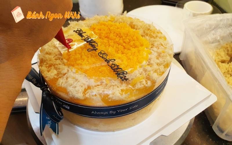 Bánh bông lan trứng muối 2Cake Bakery, thơm ngon tươi mới mỗi ngày cho bạn