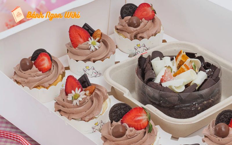 Bánh cupcake 8/3 xinh xắn tặng phái nữ