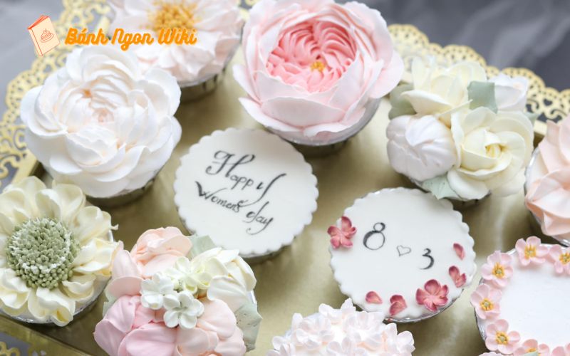 Mẫu bánh Cupcke 8/3 đẹp tặng vợ