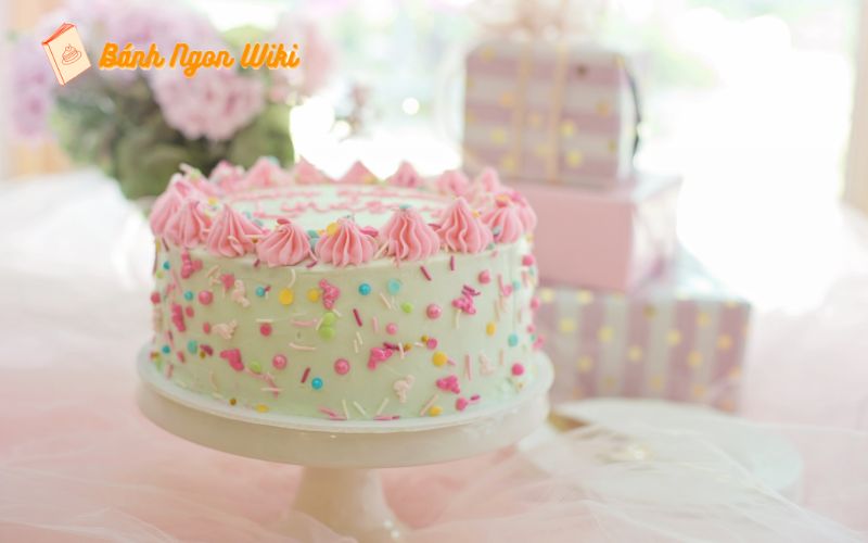 Bánh kem fondant dễ thương, đơn giản nhưng rất ý nghĩa