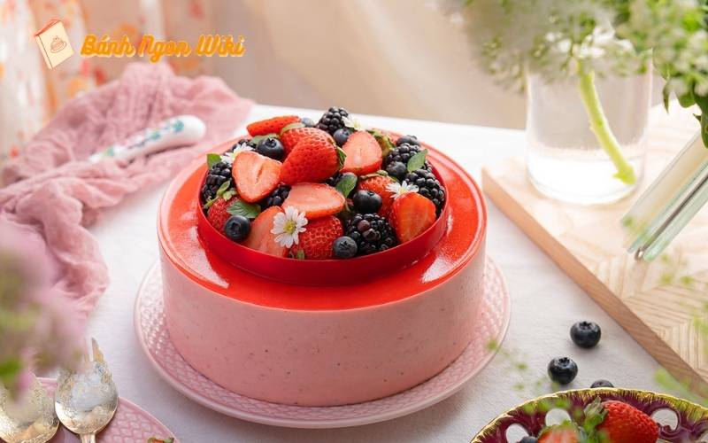 Vị dâu tươi mát trong bánh kem Mousse mini sẽ làm ngọt ngào thêm từng khoảnh khắc