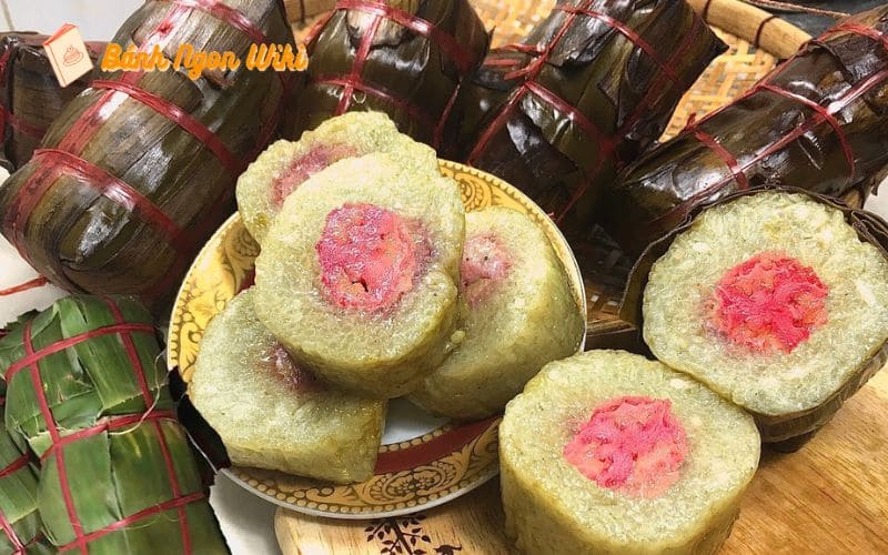 Bánh tét chuối lá dứa hoàn thành