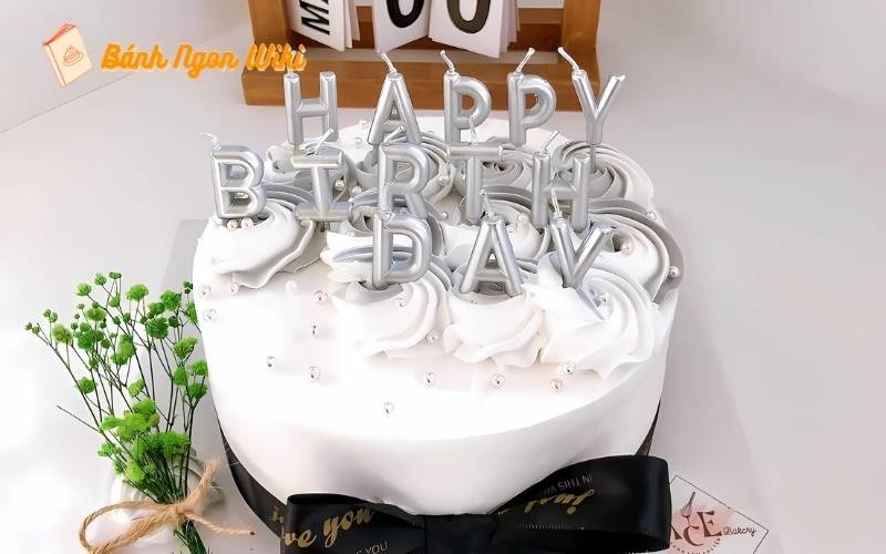 20+ Mẫu bánh sinh nhật 17 tuổi đẹp, ấn tượng, đáng nhớ 32 Thiết kế tinh tế, hiện đại – chiếc bánh sinh nhật 17 tuổi này sẽ khiến bạn tỏa sáng!