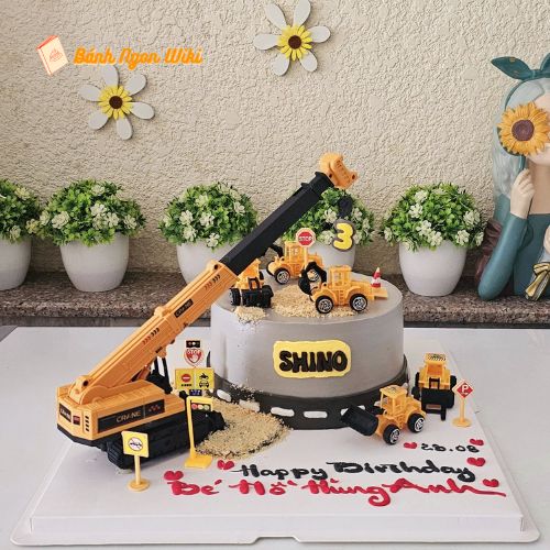 Hình ảnh bánh sinh nhật cho con trai hình xe cẩu độc đáo