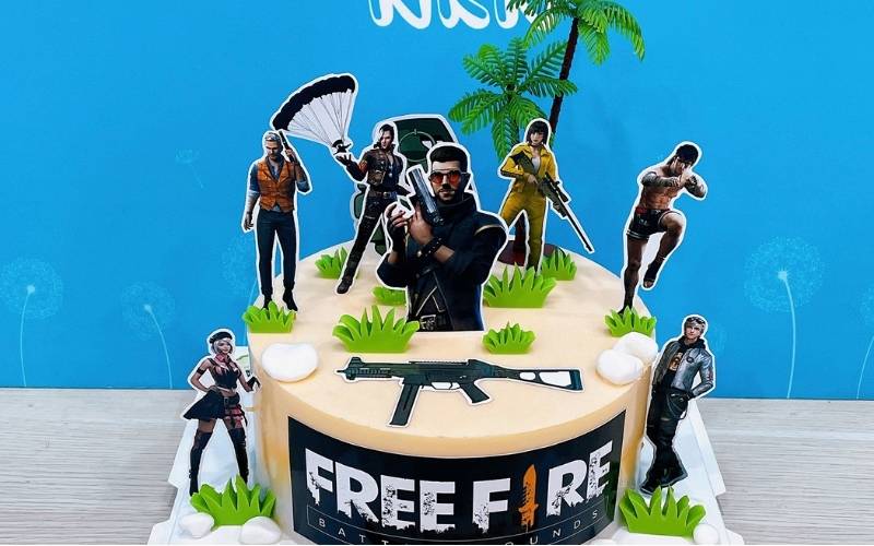 Kiểu bánh sinh nhật free fire 7 tuổi cực ngầu cho bé