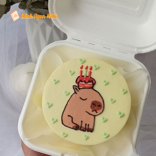 Mẫu bánh banto Capybara đội bánh kem trang trí trái tim cute