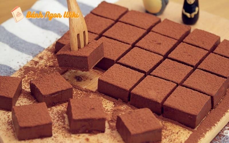 15+ Mẫu bánh sinh nhật cắt miếng tiện lợi cho mọi bữa tiệc 55 Bánh Chocolate tươi cắt miếng – Vị ngọt đậm đà dành riêng cho tín đồ Chocolate!