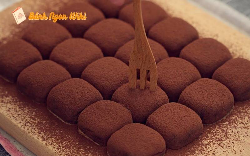 15+ Mẫu bánh sinh nhật cắt miếng tiện lợi cho mọi bữa tiệc 56 Bánh Chocolate tươi cắt miếng – Cảm nhận vị đắng nhẹ, béo mịn, ngọt thanh đầy cuốn hút!