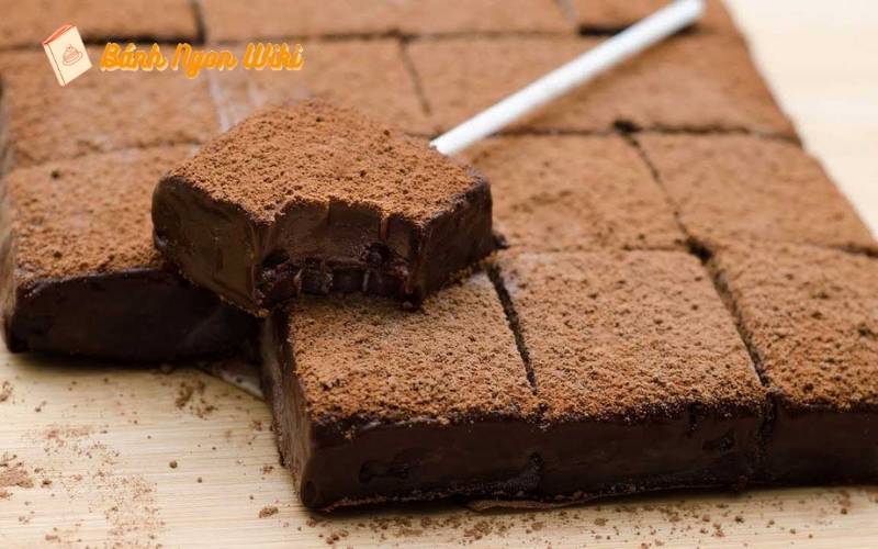 15+ Mẫu bánh sinh nhật cắt miếng tiện lợi cho mọi bữa tiệc 58 Sự hòa quyện hoàn hảo giữa cacao đắng và kem béo!