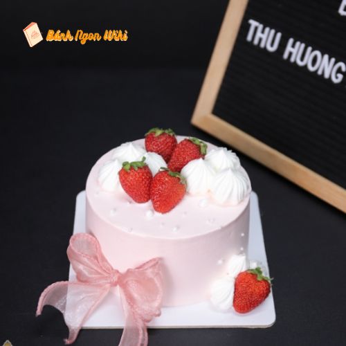 Mẫu bánh sinh nhật tặng bạn gái tone hồng pastel