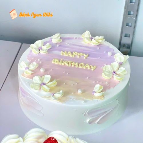 Mẫu bánh sinh nhật tặng gái với hoa kem màu pastel