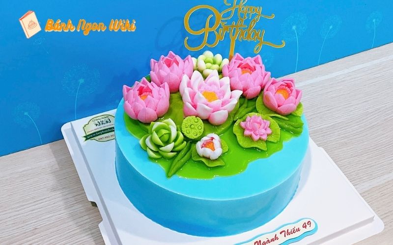 Bánh sinh nhật hoa sen hồng – Vẻ đẹp dịu dàng kết hợp cùng hương vị ngọt ngào đầy ý nghĩa!