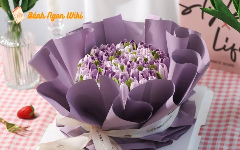 20+ Kiểu bánh sinh nhật hoa Tulip và bí quyết tạo dấu ấn thú vị 46 Bánh sinh nhật hoa tulip tím – Lựa chọn hoàn hảo cho người yêu thích sự lãng mạn!