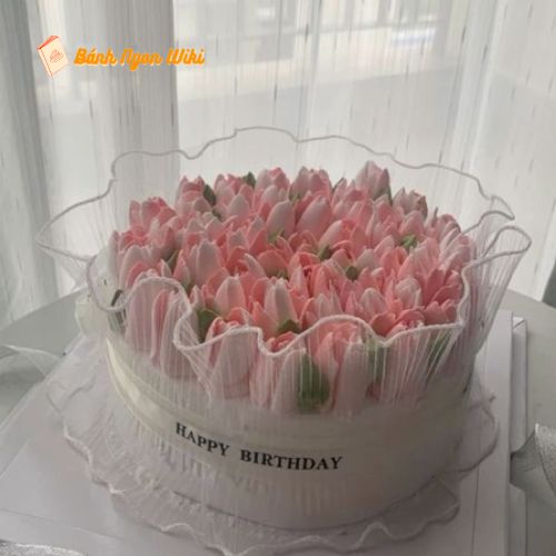 Bánh kem màu hồng pastel hoa tulip