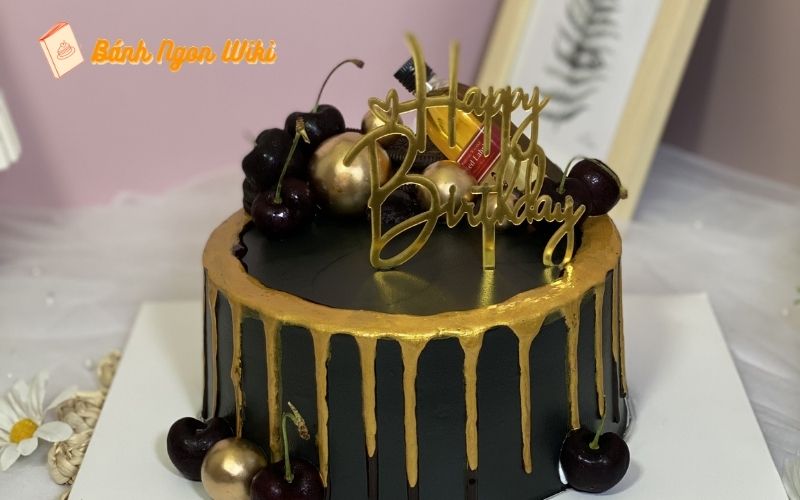 Tổng hợp những mẫu bánh sinh nhật Socola đẹp, hot nhất 2025 55 Đánh thức vị giác với lớp socola mịn màng tan chảy đầy hấp dẫn