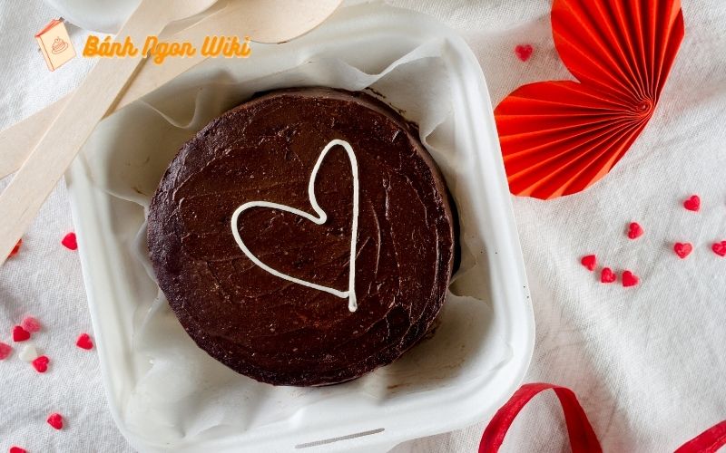 Tổng hợp những mẫu bánh sinh nhật Socola đẹp, hot nhất 2025 59 Vừa vặn, đáng yêu và vẫn giữ trọn vị ngọt ngào của socola!