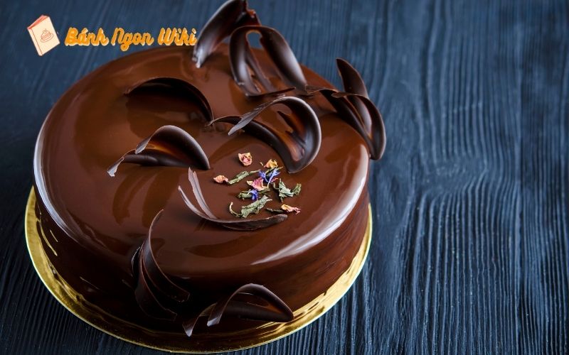 Tổng hợp những mẫu bánh sinh nhật Socola đẹp, hot nhất 2025 34 Ít cầu kỳ nhưng vẫn đủ ngon miệng! Kiểu bánh sinh nhật đơn giản dành cho bạn!