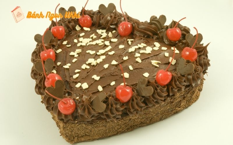 Tổng hợp những mẫu bánh sinh nhật Socola đẹp, hot nhất 2025 38 Đừng bỏ qua mẫu bánh sinh nhật cốt socola đầy yêu thương này nhé!