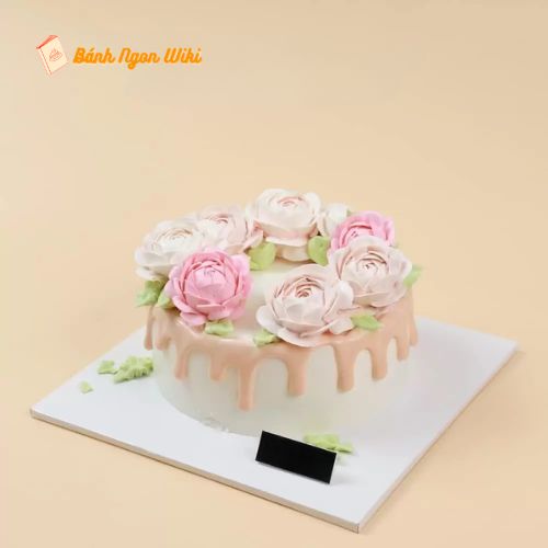 Mẫu bánh sinh nhật kem chảy trang trí hoa tone màu pastel bắt mắt