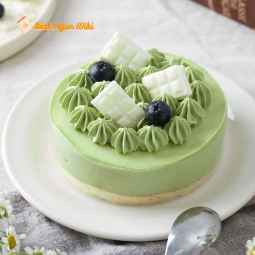 Mẫu bánh sinh nhật vị matcha sang trọng, ấn tượng